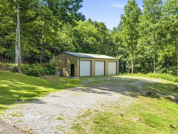 9 Gault Avenue S, Fort Payne, AL 35967
