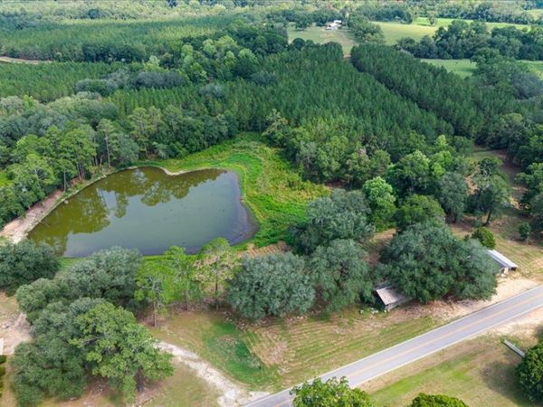 45 Nease Road, Glennville, GA 30427