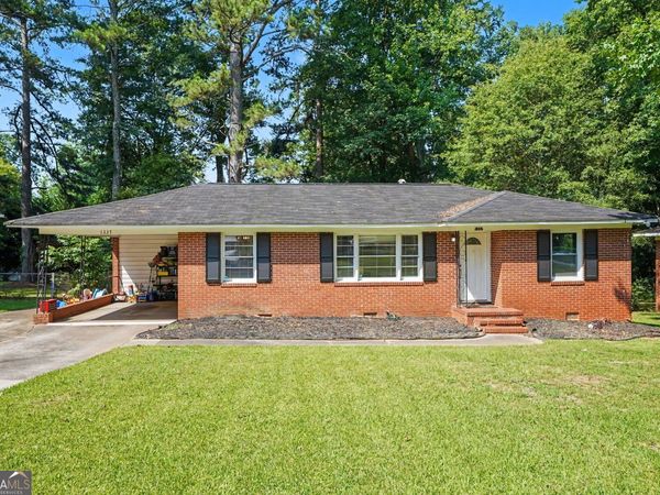 1337 Greenview Drive, Griffin, GA 30224