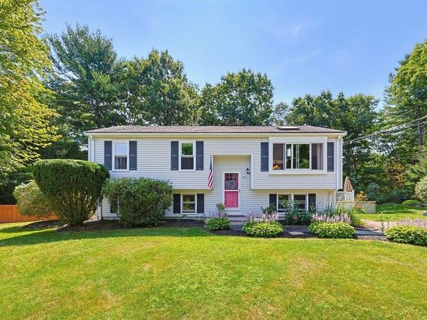 29 Tide Meadows Dr, Berkley, MA 02779