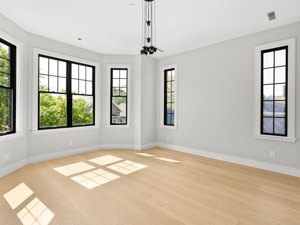 34 Pinckney St, Unit 1, Somerville, MA 02145