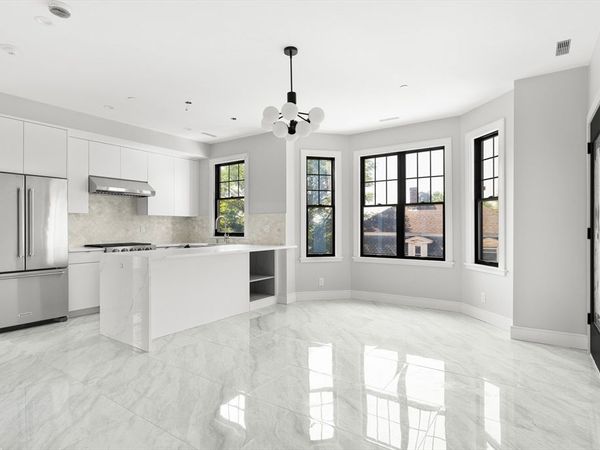 34 Pinckney St, Unit 3, Somerville, MA 02145