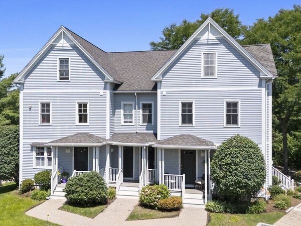 19 Russell Pl, Unit 19, Arlington, MA 02474