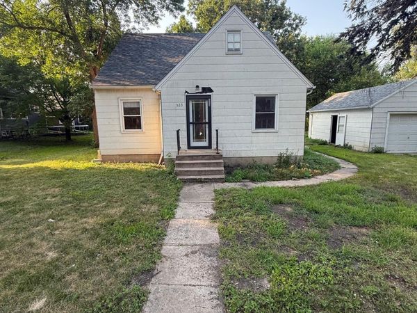 523 E 11th Street , Gibbon, MN 55335