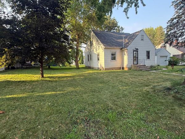 523 E 11th Street, Gibbon, MN 55335