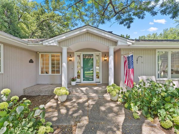 8100 Oakmere Road, Bloomington, MN 55438