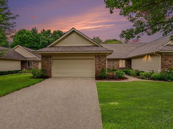 6971 Pinehurst Lane NE, Rockford, MI 49341