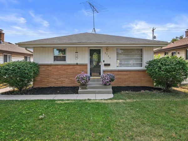 5751 N 96th STREET, Milwaukee, WI 53225