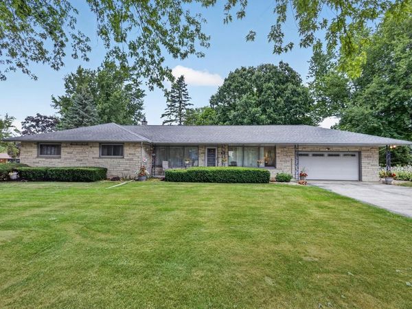 N84W12876 Ronald DRIVE, Menomonee Falls, WI 53051