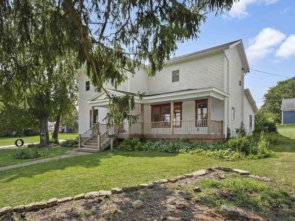 209 W Walnut Street, Dodgeville, WI 53533