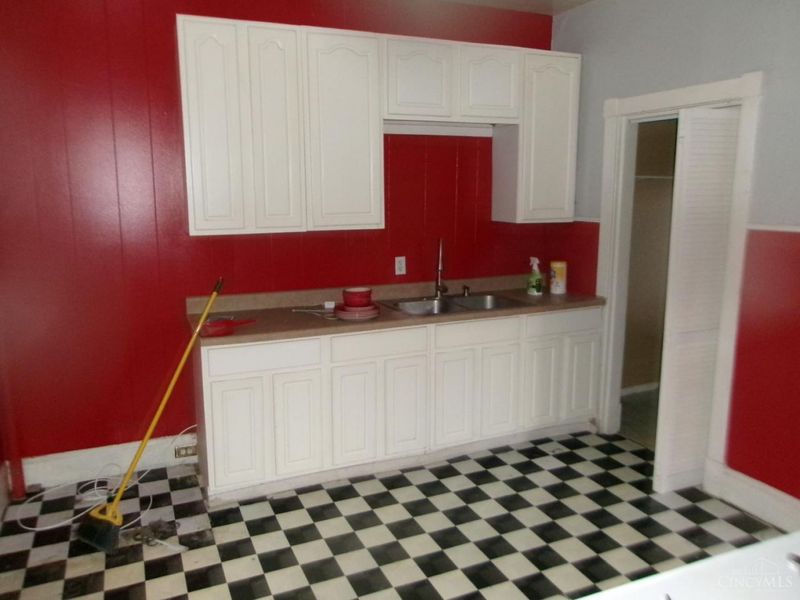 5608 Abbottsford Street, Cincinnati, OH 45212 Photo 2