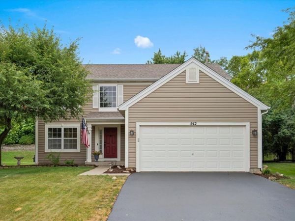 542 Waterford Lane , South Elgin, IL 60177