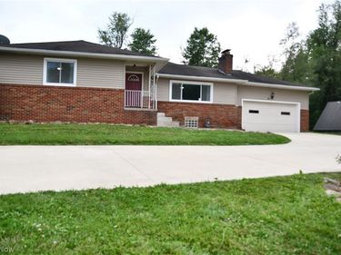 3045 Paradise Avenue, Canfield, OH 44406