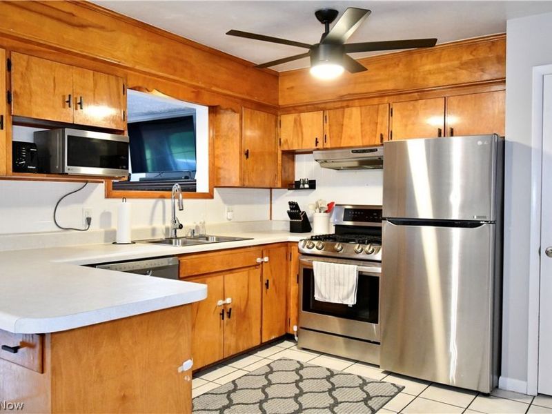 3045 Paradise Avenue , Canfield, OH 44406 Photo 11