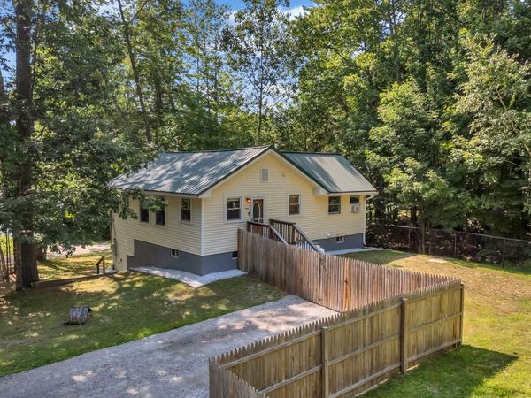 93 Rockaway Road , Falmouth, ME 04105