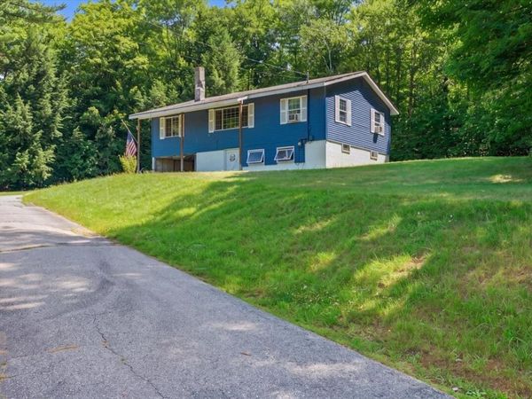 558 Roxbury Road , Mexico, ME 04257