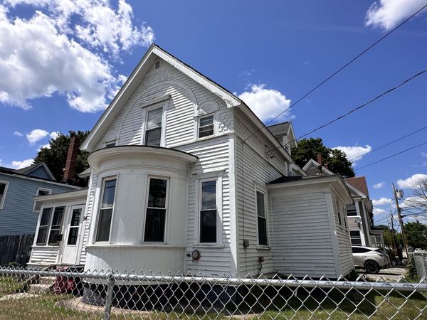 54 High Street , Sanford, ME 04073