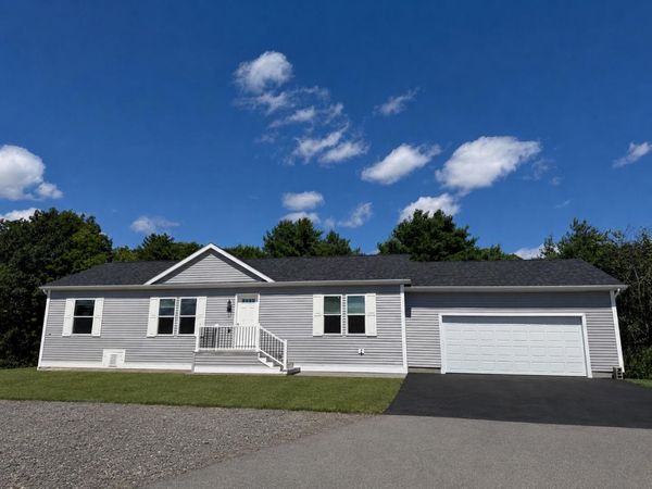 82 Settlement Loop , Kittery, ME 03904