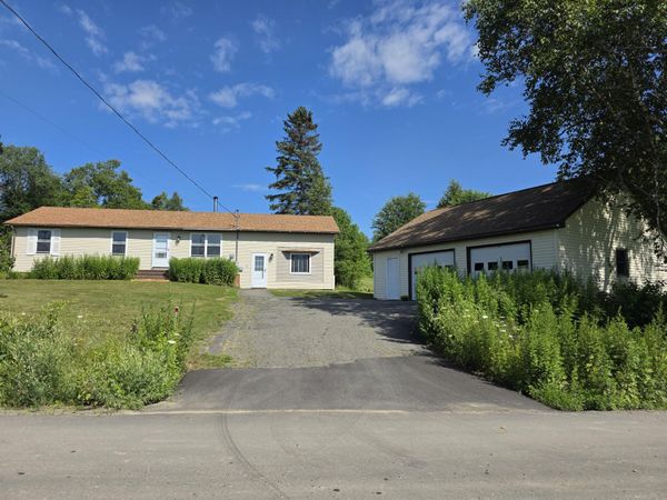 2 Number 10 Road , Dexter, ME 04930
