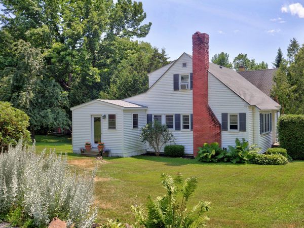 15 Nicholson Avenue , Bucksport, ME 04416