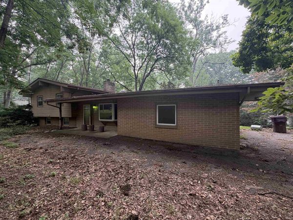 9501 Crestridge Drive, Fort Wayne, IN 46804