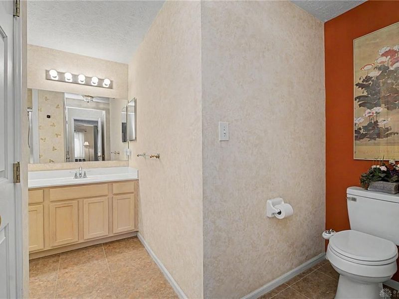 2552 Greenlefe Drive, Beavercreek, OH 45431 Photo 17