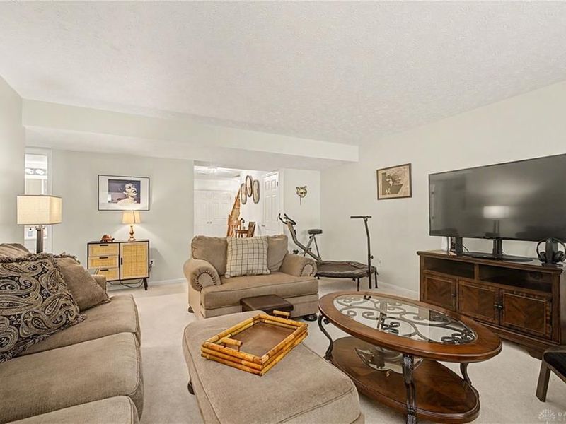 2552 Greenlefe Drive, Beavercreek, OH 45431 Photo 32