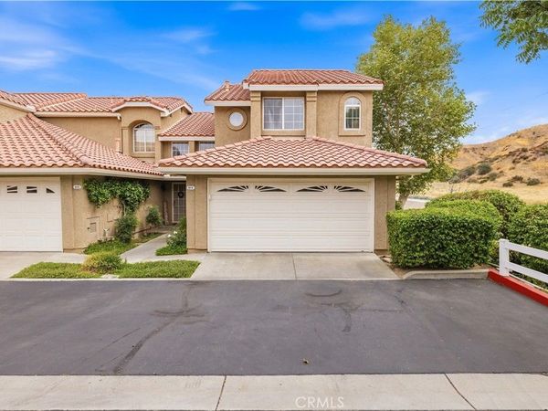 28148 Bobwhite Circle, Unit 64, Saugus, CA 91350
