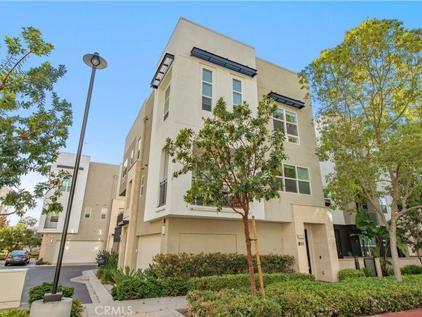 2208 Synergy, Irvine, CA 92614