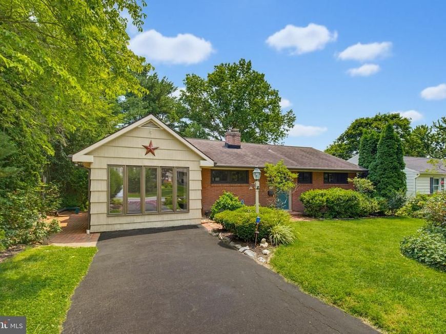 617 Capri Road, Lancaster, PA 17603 Main Photo