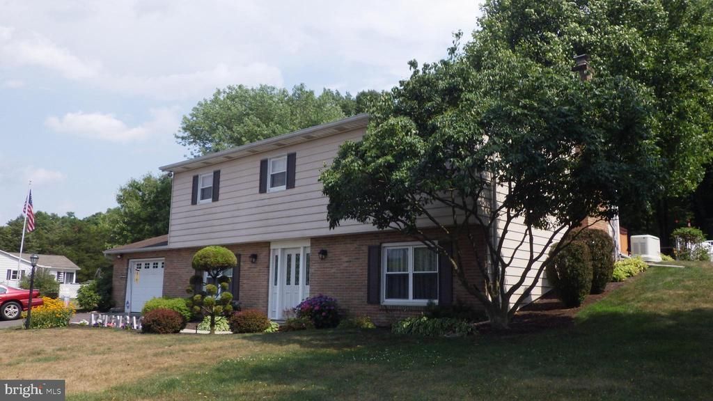 17 TERRACE HILL ROAD , PINE GROVE, PA 17963