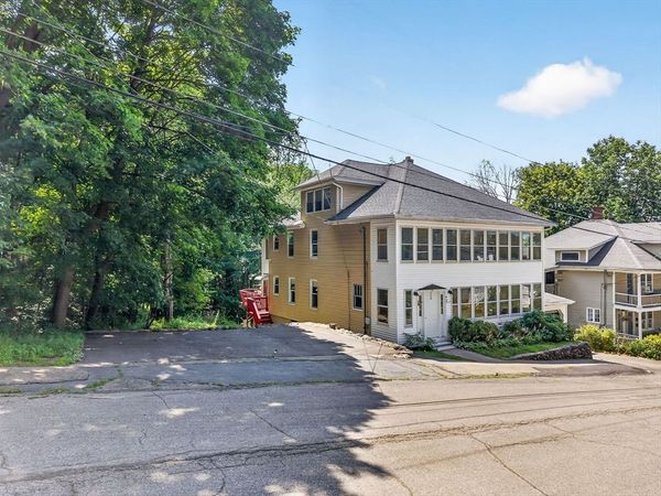 52 Bancroft St, Gardner, MA 01440