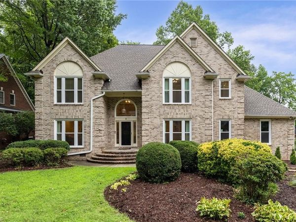 8 Elm Grove Way, Greensboro, NC 27405
