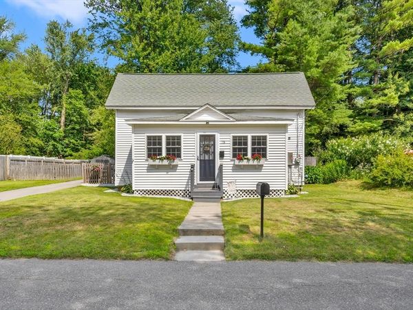 75 Norwood Ave, Leominster, MA 01453