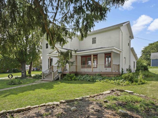 209 W Walnut Street, Dodgeville, WI 53533