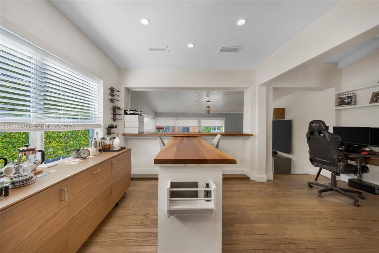 1324 Normandy Dr , Miami Beach, FL 33141 Photo