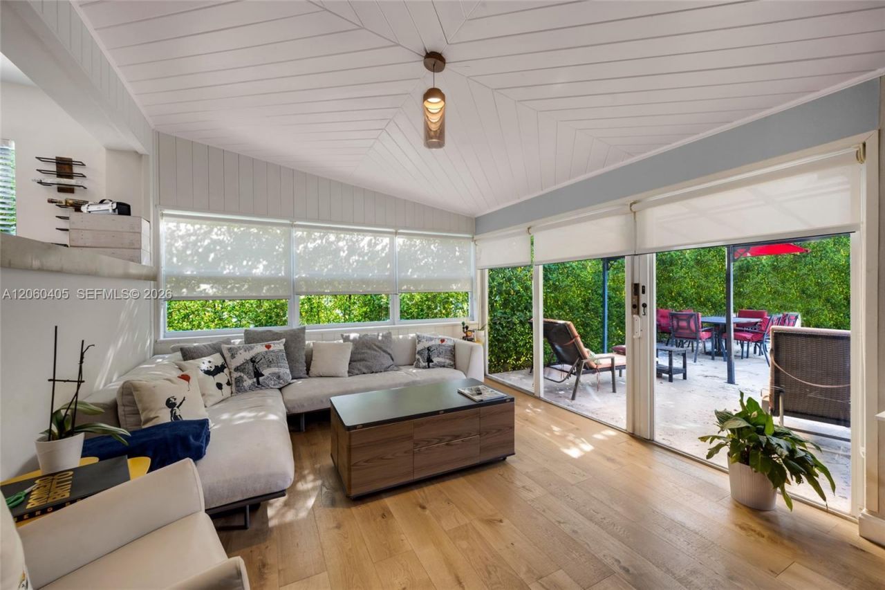 1324 Normandy Dr , Miami Beach, FL 33141 Photo