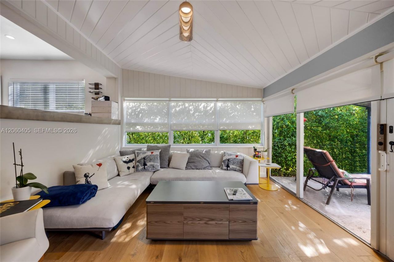 1324 Normandy Dr , Miami Beach, FL 33141 Photo