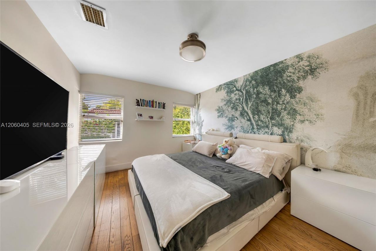 1324 Normandy Dr , Miami Beach, FL 33141 Photo