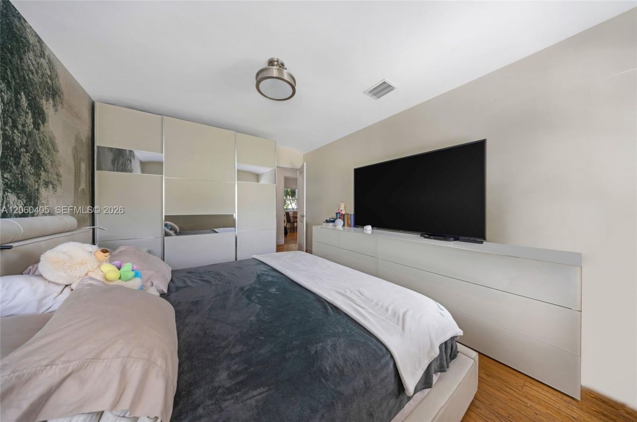 1324 Normandy Dr , Miami Beach, FL 33141 Photo