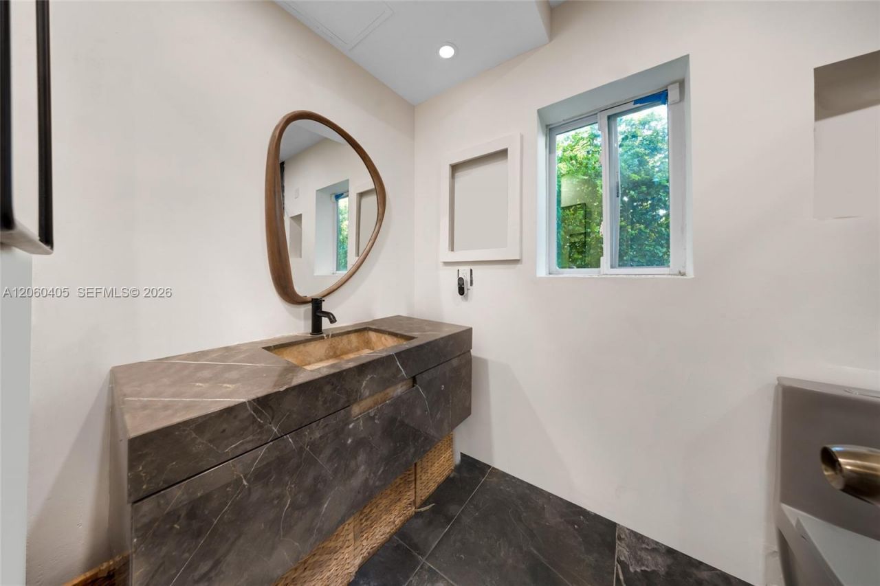 1324 Normandy Dr , Miami Beach, FL 33141 Photo