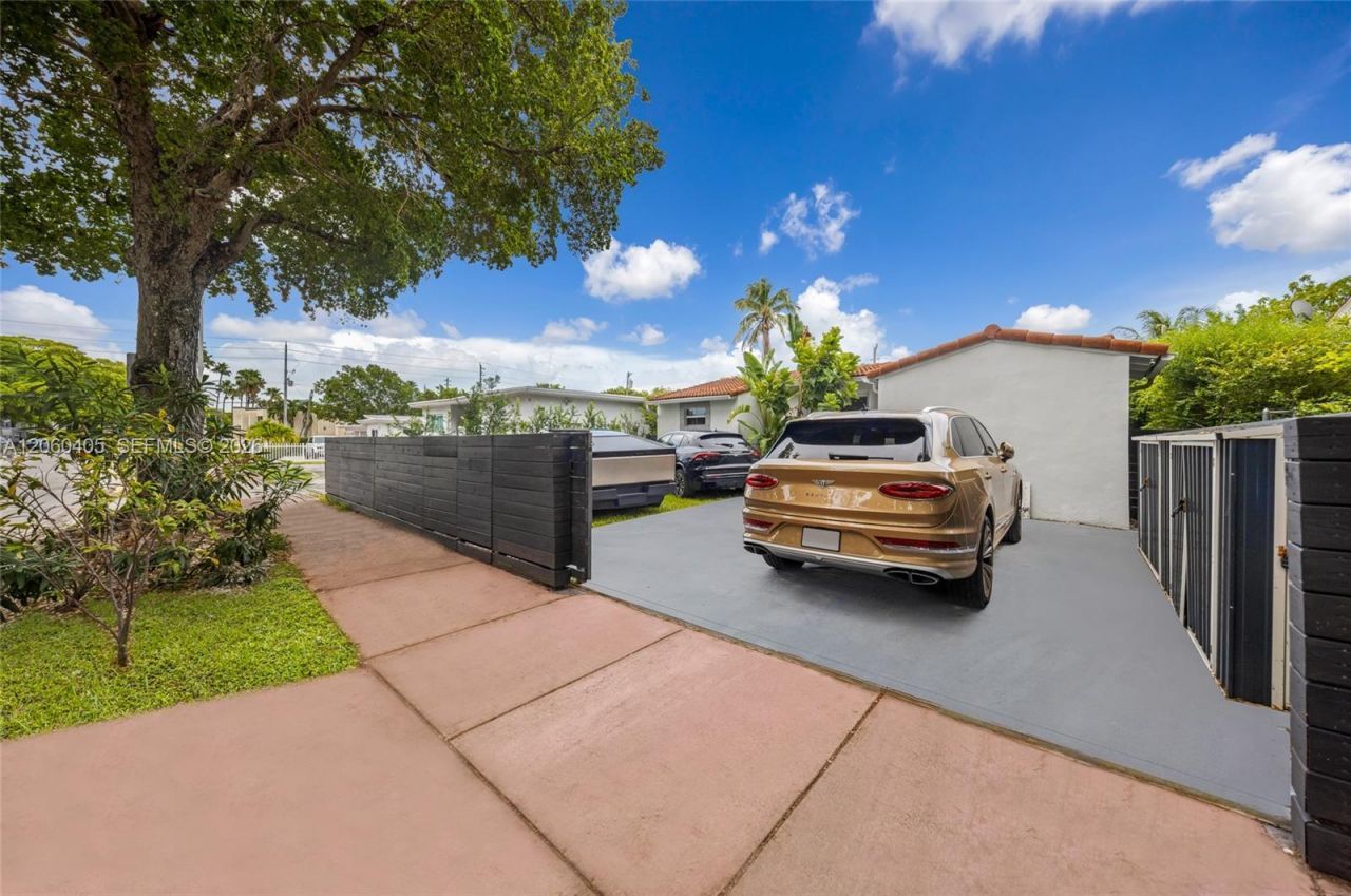 1324 Normandy Dr , Miami Beach, FL 33141 Photo