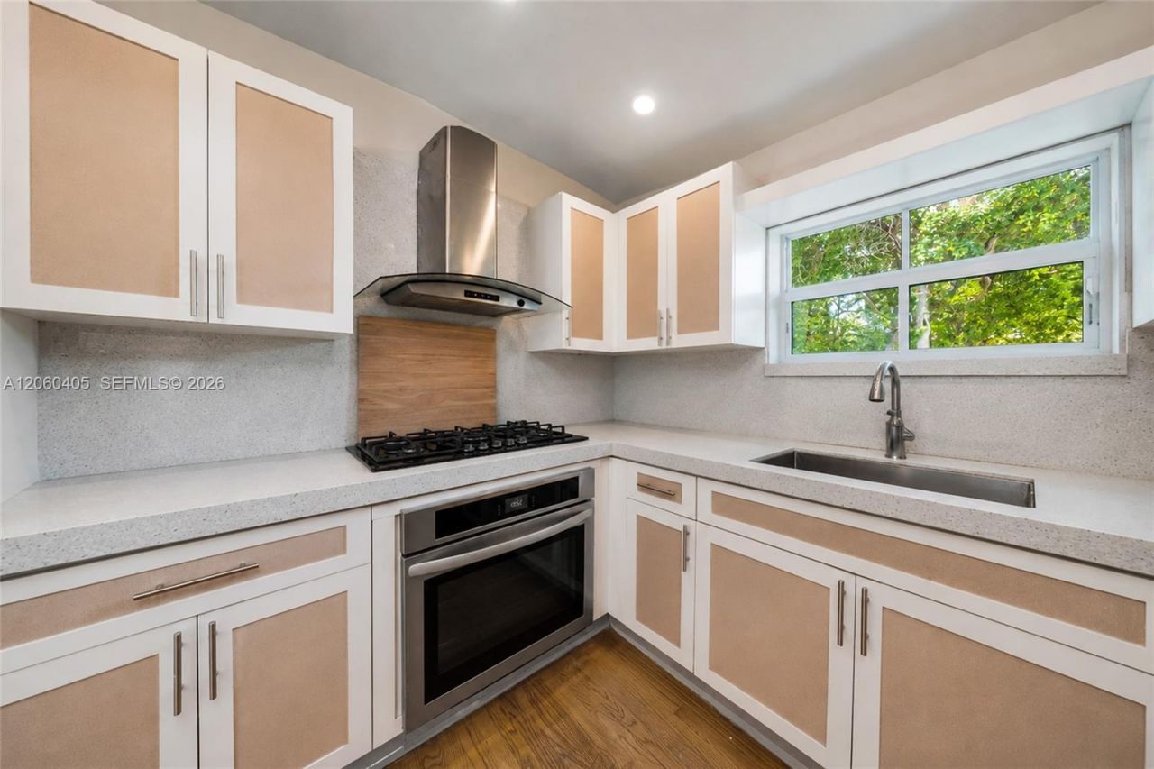 1324 Normandy Dr , Miami Beach, FL 33141 Photo