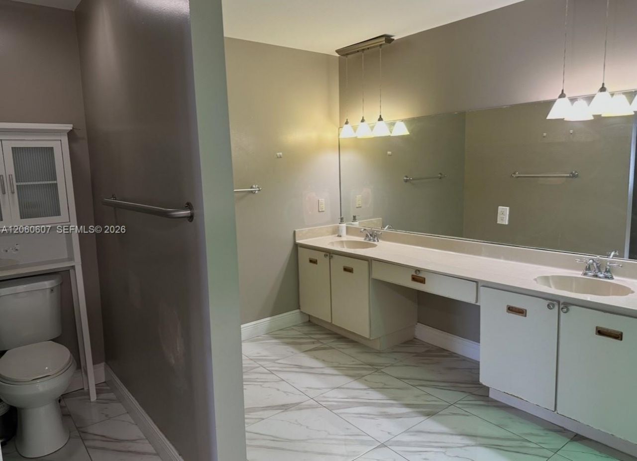 18849 NW 78th Pl, Unit A, Miami Lakes, FL 33015 Photo