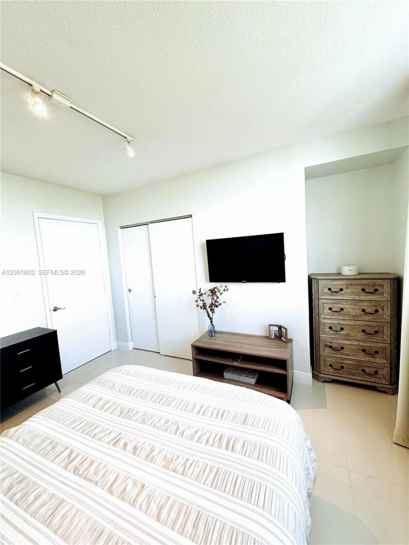 1861 NW S River Dr, Unit 2609, Miami, FL 33125 Photo
