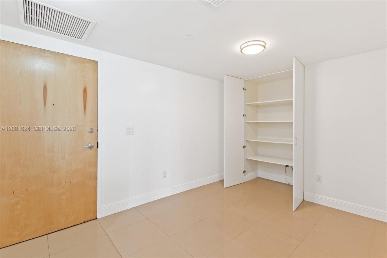 350 S Miami Ave , Unit 1805, Miami, FL 33130 Photo