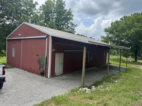 7608 W US Highway 62 , Beaver Dam, KY 42320