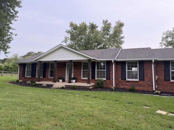 920 Clearview Rd , Cottontown, TN 37048
