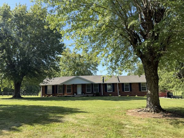 920 Clearview Rd , Cottontown, TN 37048
