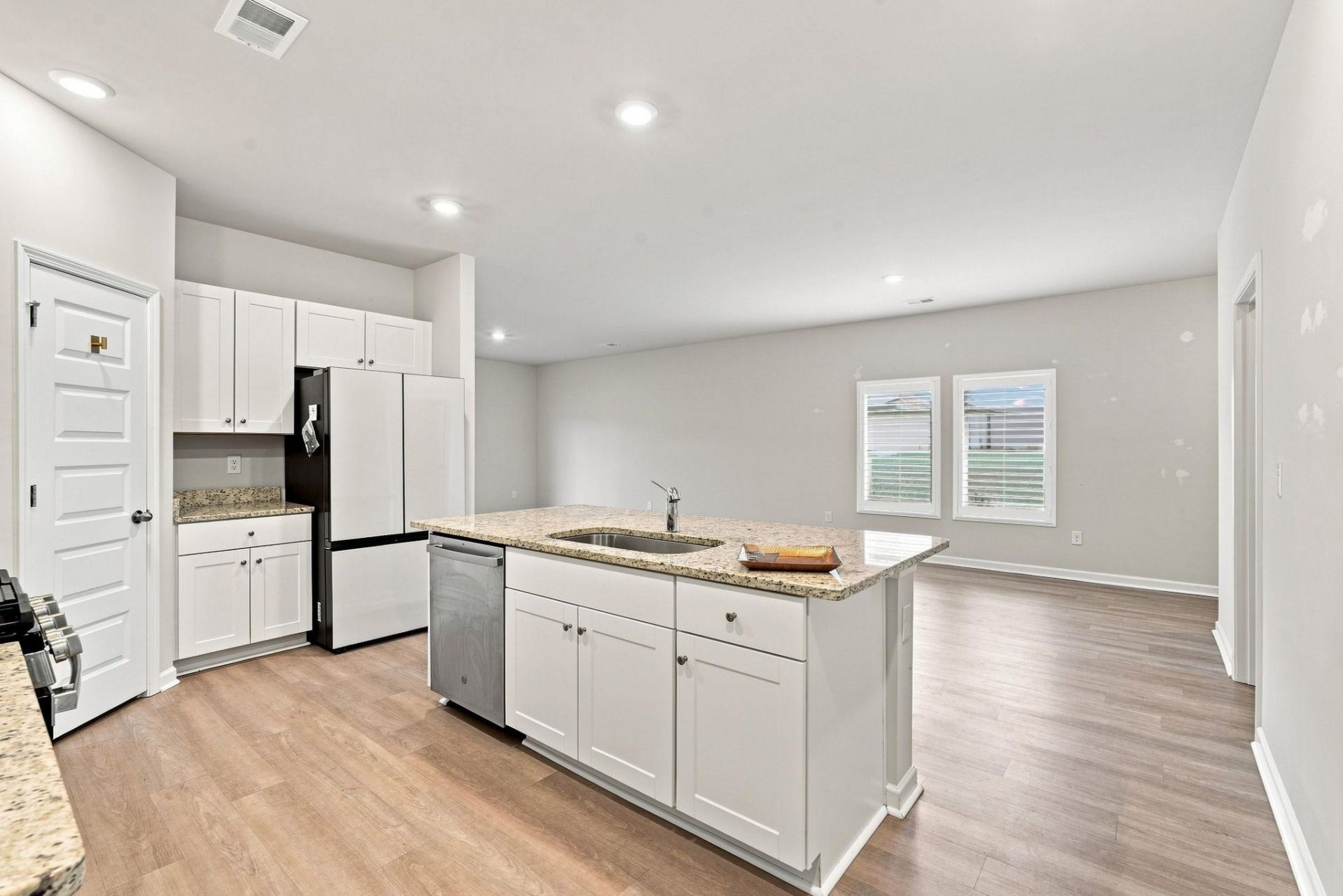 8160 Forest Edge Dr. Photo 12